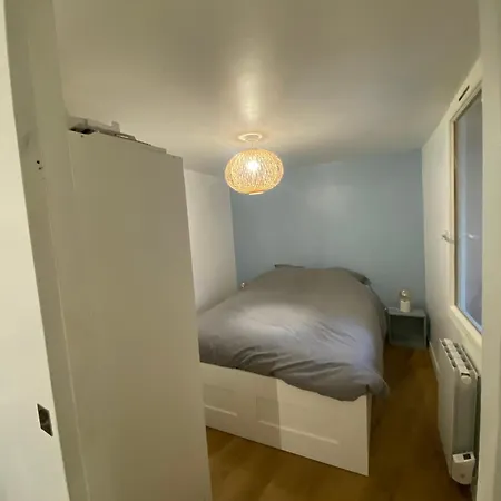 Charmant T2 Proche Arenes Apartment *